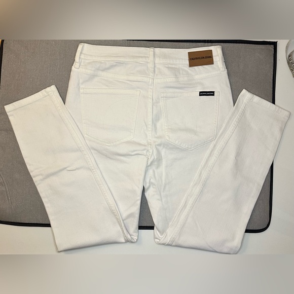 Calvin Klein High-Rise Skinny Jeans – White, Size 28 - Picture 2 of 5